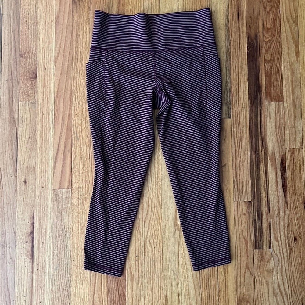 Athleta salutation stash pocket II textured 7/8 tight burgundy medium stripes